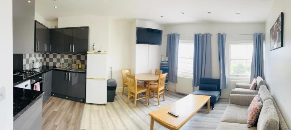 Апартаменты Entire New Flat With View To River Yare, H7 Грейт-Ярмут Экстерьер фото