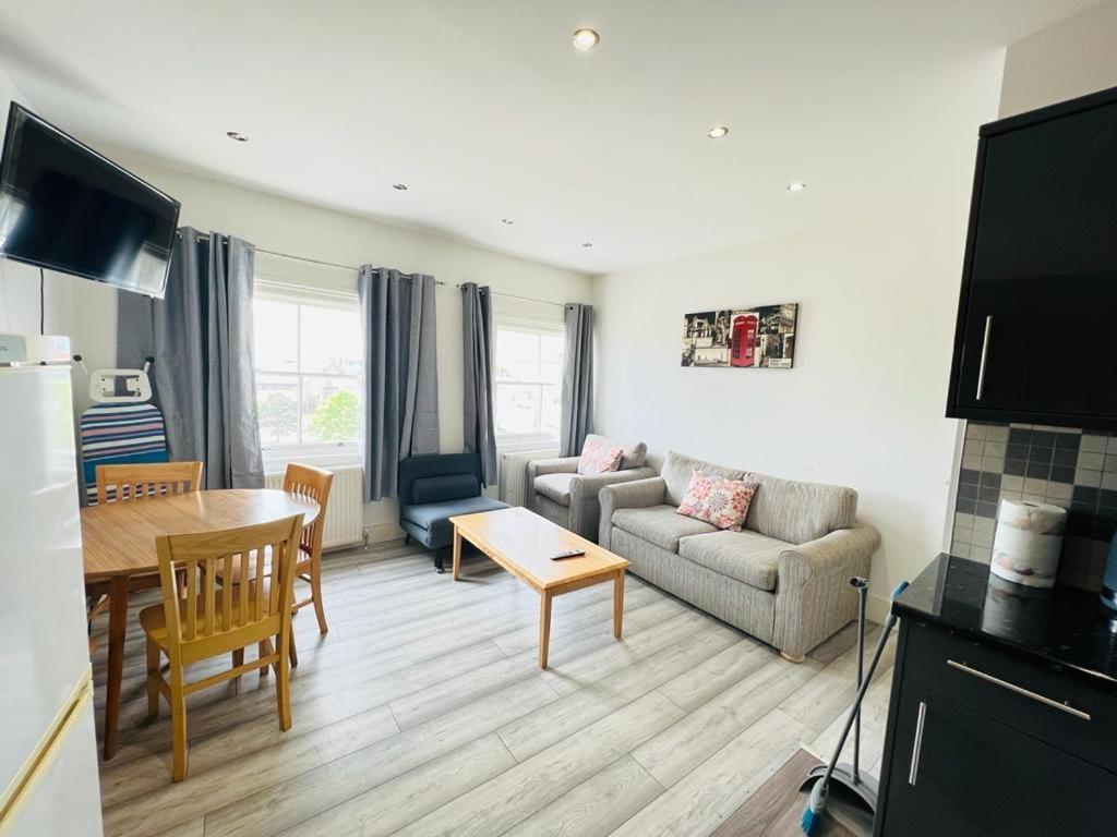 Апартаменты Entire New Flat With View To River Yare, H7 Грейт-Ярмут Экстерьер фото