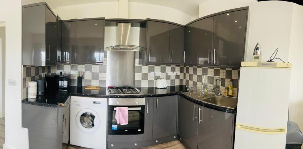 Апартаменты Entire New Flat With View To River Yare, H7 Грейт-Ярмут Экстерьер фото